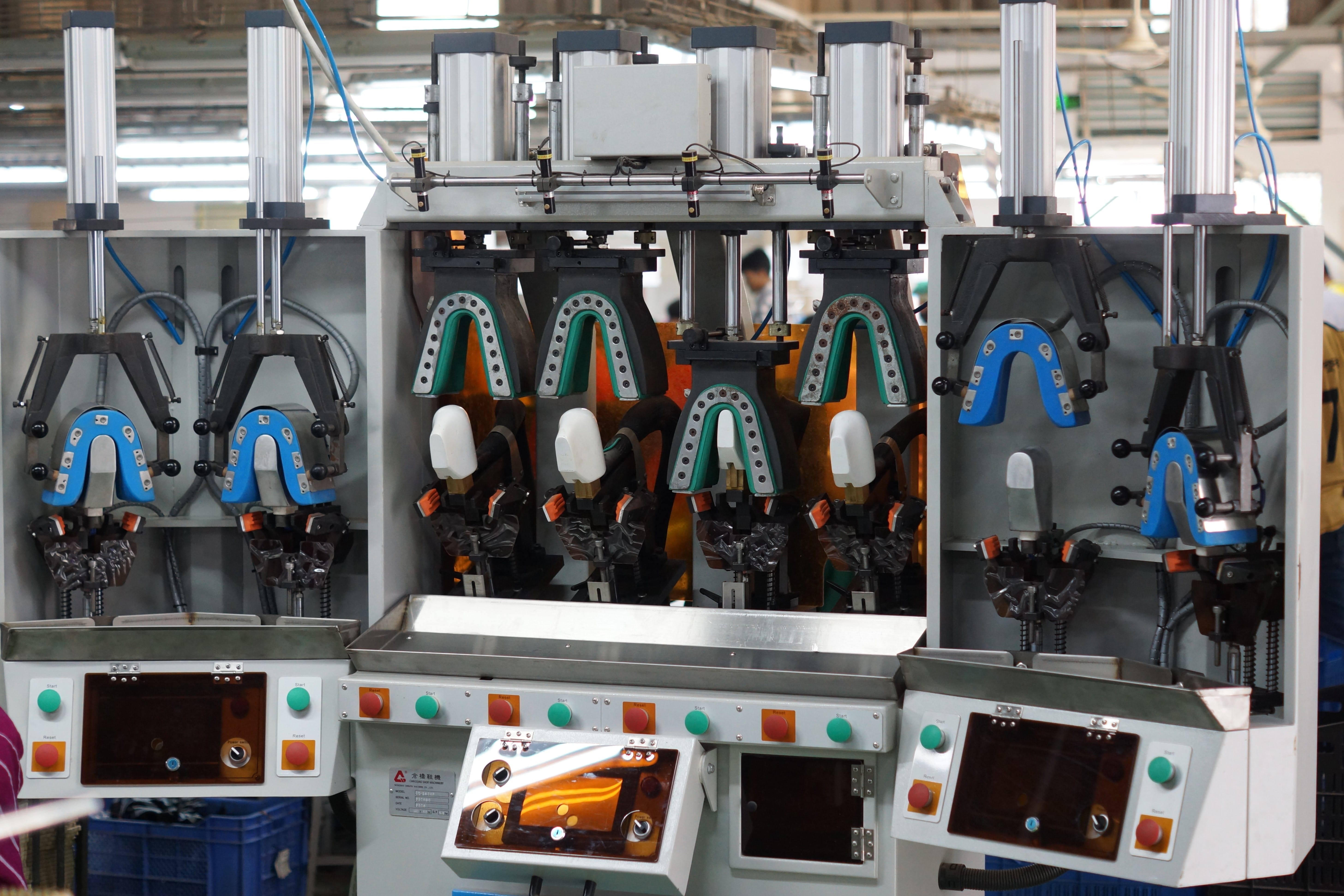Back Part Molding Press